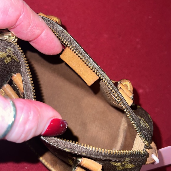 Louis Vuitton Monogram Nano Speedy. - Picture 7 of 8